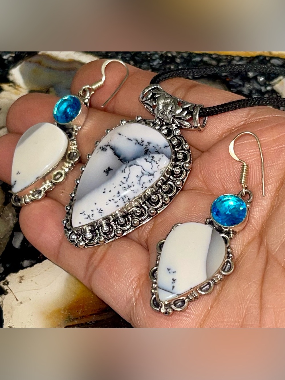 Dendritic Pendant & Earrings Set
